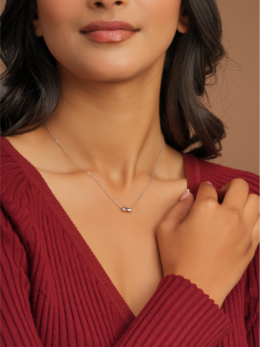 Soft Knot Necklace