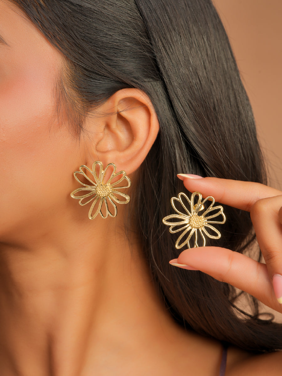 Daisy Glow studs