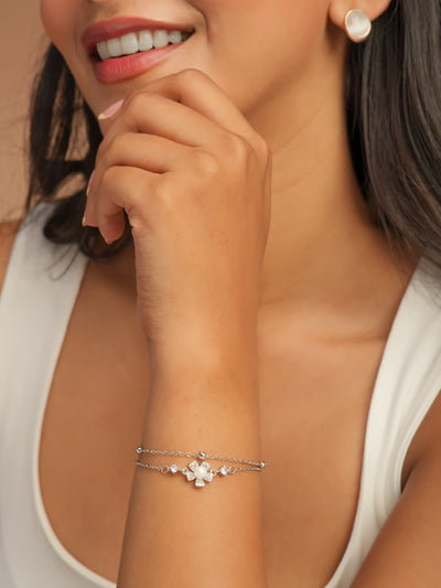 Daisy Pearl Bracelet