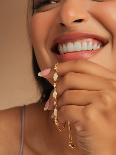 Luna Pearl Bracelet